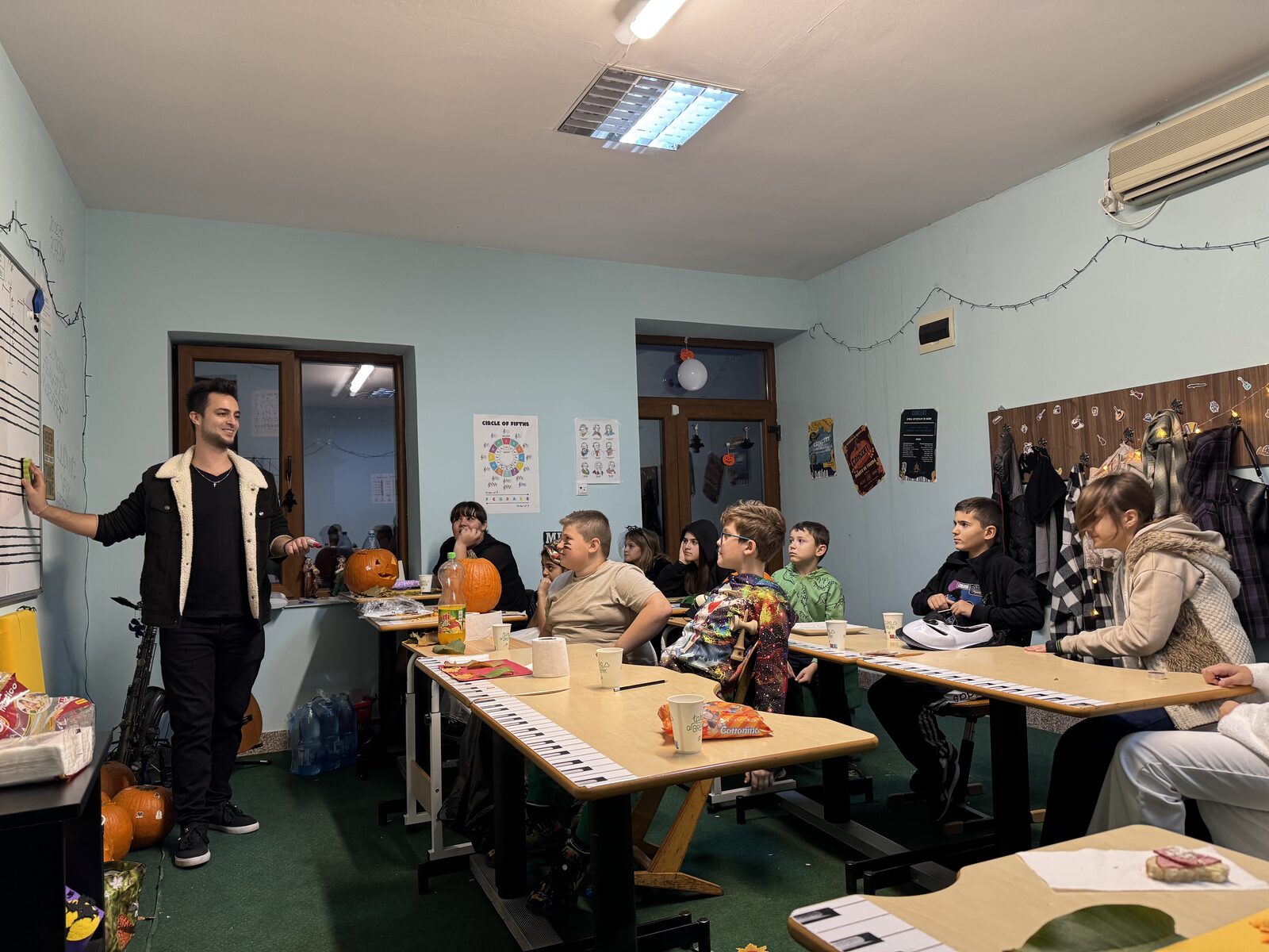Moment de la o activitate extrașcolară a academiei 1